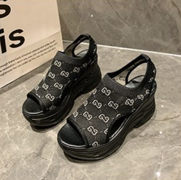 Sporty Platform Sandals with Open Toe Design S-152