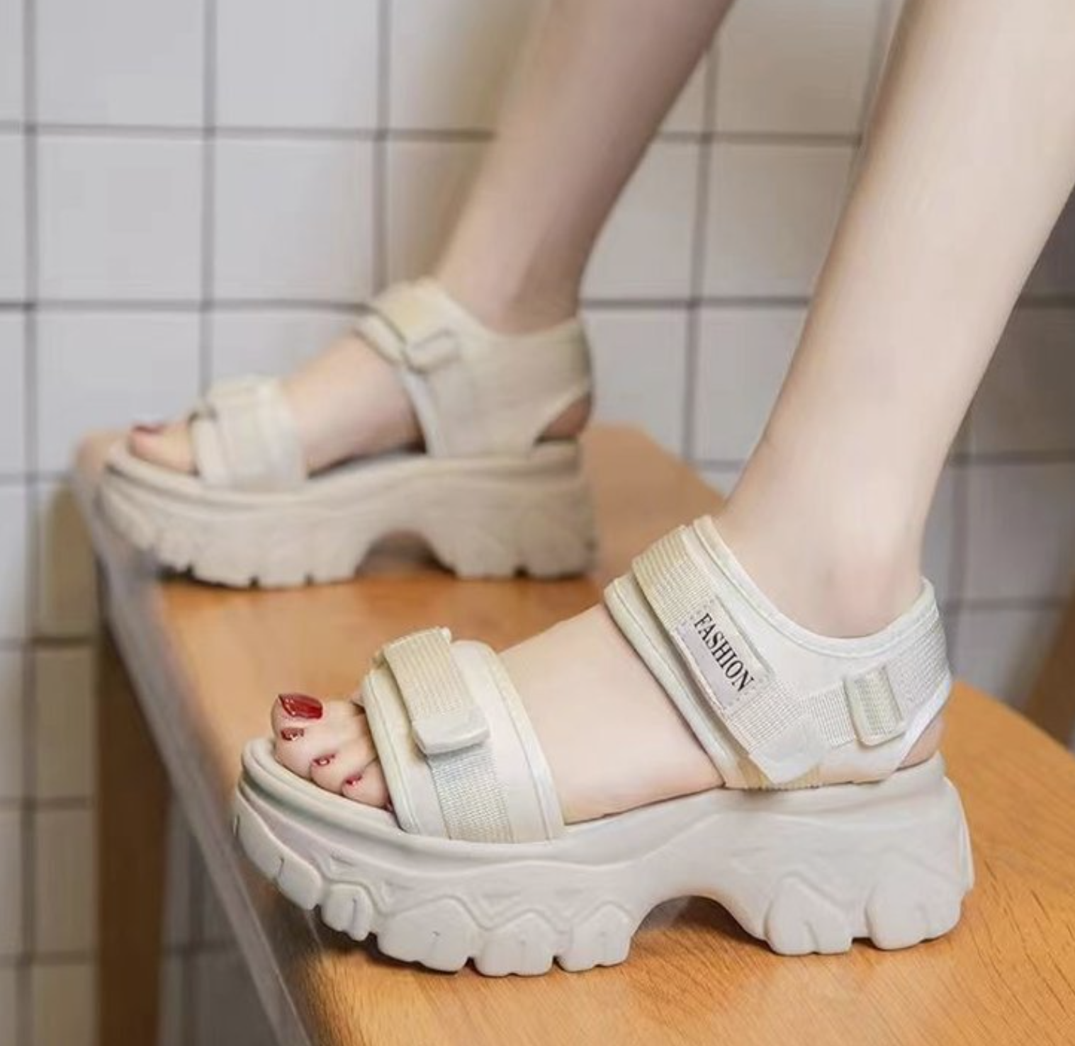 Fashionable Thick Soles Sandals with Strap Closures S-150