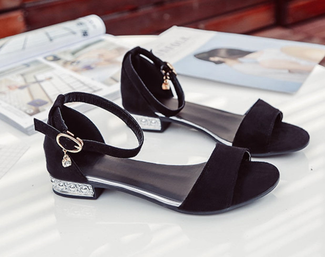 Elegant Flat Sandals with Decorative Heel and Dainty Ankle Charm S-40