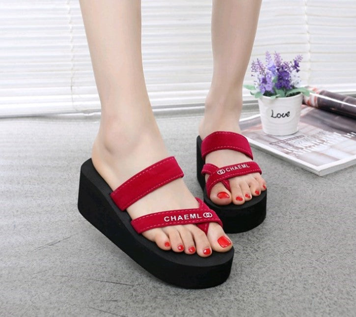 Stylish Elevated Beach Sandals with Contrast Logo S-26