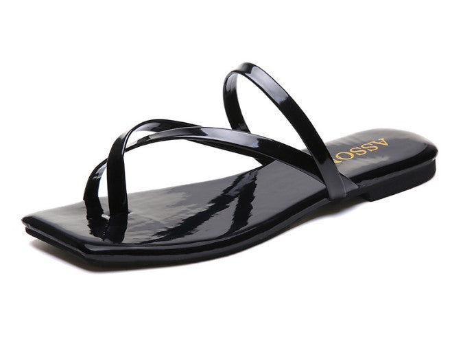 Elegant Patent Leather Thong Sandals with Minimalist Design S-33