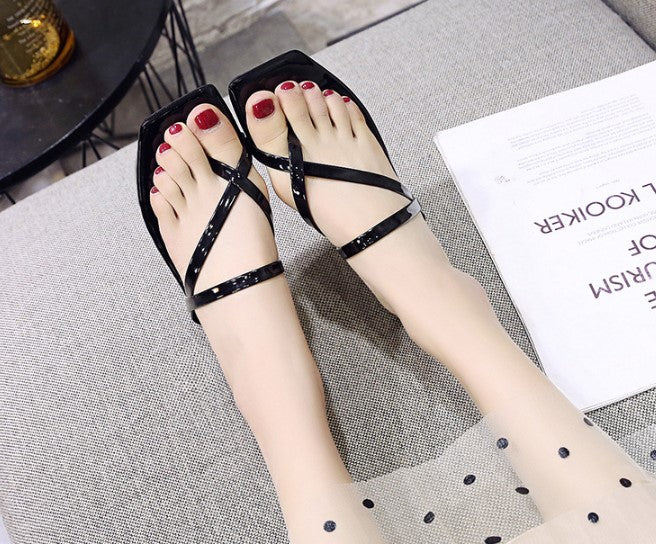 Elegant Patent Leather Thong Sandals with Minimalist Design S-33
