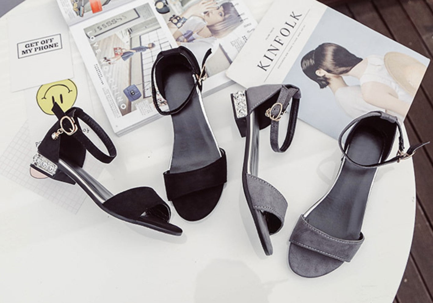Elegant Flat Sandals with Decorative Heel and Dainty Ankle Charm S-40