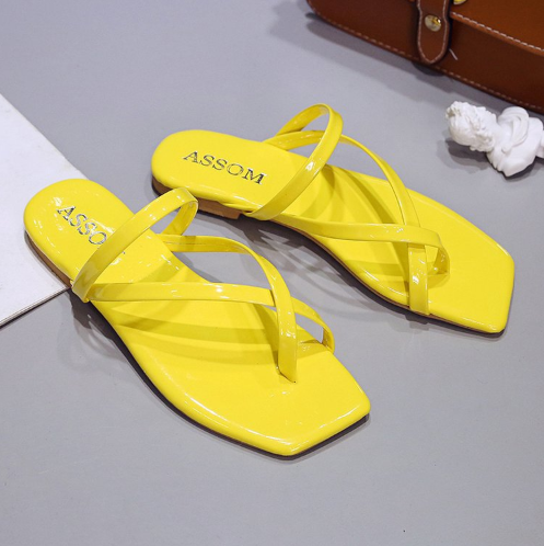 Elegant Patent Leather Thong Sandals with Minimalist Design S-33