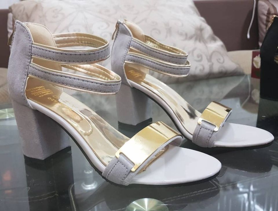 Elegant Black and Gold Chunky Heel Sandals S-17