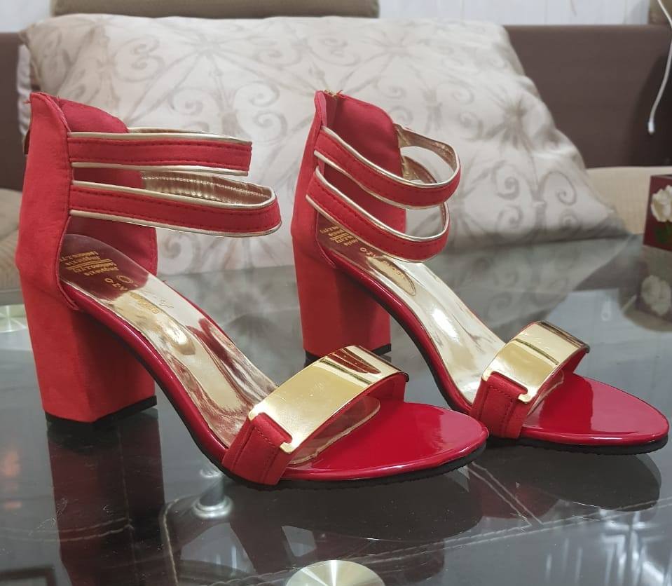 Elegant Black and Gold Chunky Heel Sandals S-17
