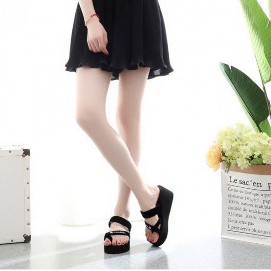 Stylish Elevated Beach Sandals with Contrast Logo S-26