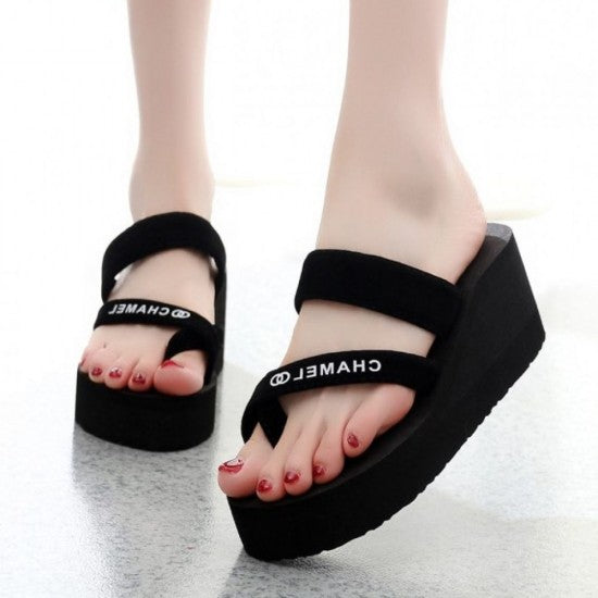 Stylish Elevated Beach Sandals with Contrast Logo S-26