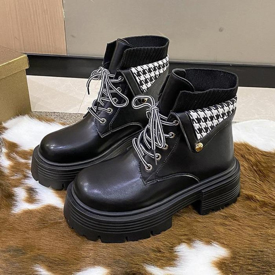 Women’s Chunky Ankle Boots with Houndstooth Knit S-173